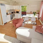 6 Person In Appartement *