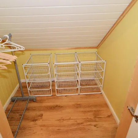 6 Person In Appartement